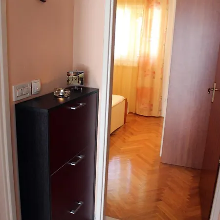 Lanterna Puntamika Apt. Near * Zara