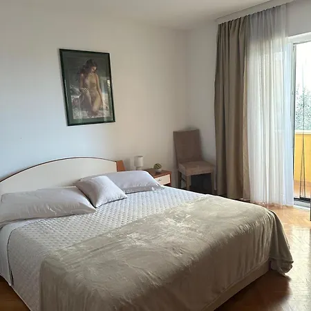 Appartamento Lanterna Puntamika Apt. Near Zara