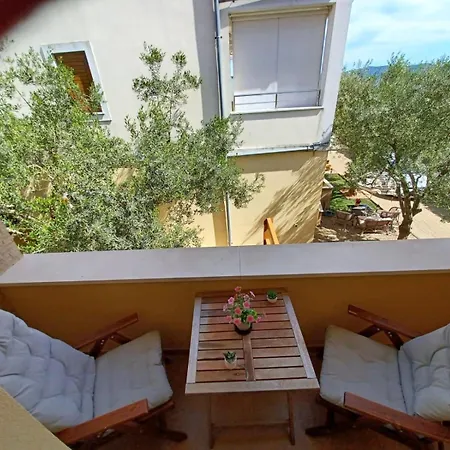 Lanterna Puntamika Apt. Near Zadar