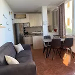 Appartamento Lanterna Puntamika Apt. Near *