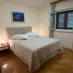 Appartamento Lanterna Puntamika Apt. Near *