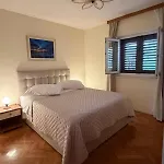 Lanterna Puntamika Apt. Near Appartamento Zara