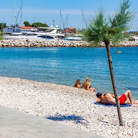 Lejlighed Lanterna Puntamika Apt. Near