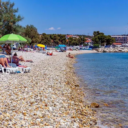 Lanterna Puntamika Apt. Near Zadar