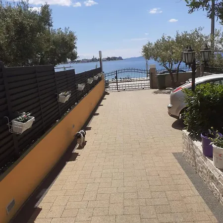 Apartman Lanterna Puntamika Apt. Near *