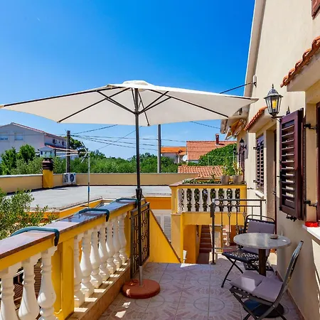 Apartman Lanterna Puntamika Apt. Near