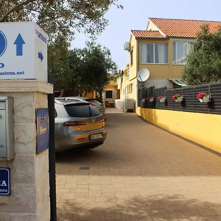 Lanterna Puntamika Apt. Near * Zadar