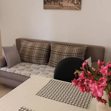 Lanterna Puntamika Apt. Near Apartman Zára