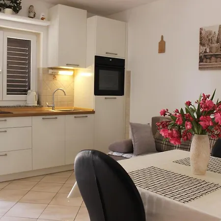 Apartment Lanterna Puntamika Apt. Near Zadar