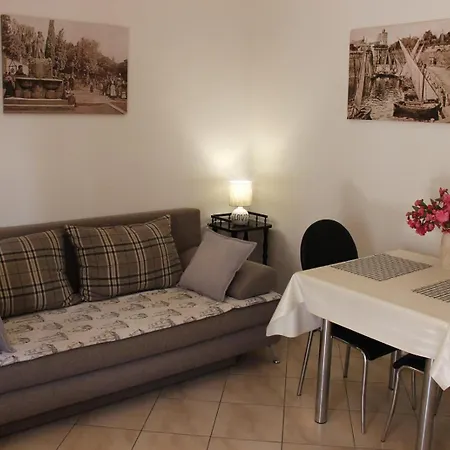 Apartment Lanterna Puntamika Apt. Near