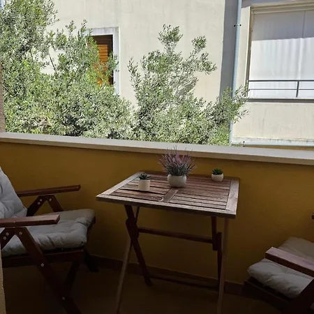 Lanterna Puntamika Apt. Near Apartman *