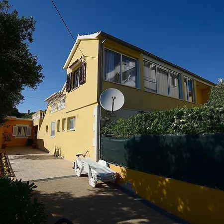 Lanterna Puntamika Apt. Near Zadar